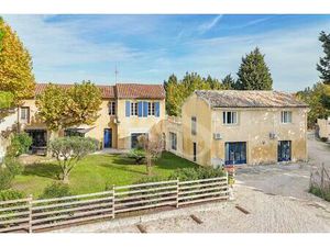 Avignon  Ancien couvent restauré offrant 520m2 d'habitation