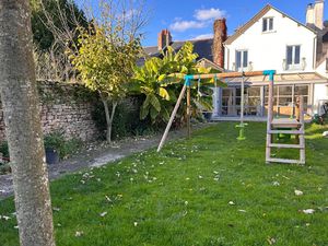 Vente villa 7 pièces 168.61 m² à Saint-Aubin-du-Cormier (35140)  389 376 €