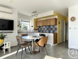 Appartement F4 à vendre - 4 pièces - 79 m2 - St Cyr Sur Mer - 83 - PROVENCE-ALPES-COTE-D-A