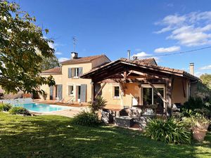 Vente maison 6 pièces 170 m² Cadillac-sur-Garonne (33410)