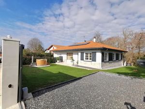 Vente villa 5 pièces 148 m² à Saint-Martin-de-Seignanx (40390)  572 250 €