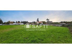 Vente terrain 1403 m² Orléat (63190)