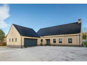 Villa d’exception trois chambres de plain-pied à Couillet