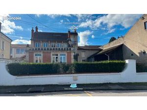 Maison 10 pièces 298 m²