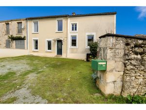 LA CAILLERE SAINT HILAIRE 85410 CHARMANTE MAISON DE VILLAGE RENOVEE 4 CHAMBRES AVEC ANNEXE