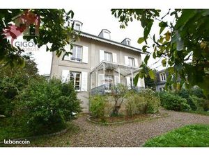 Maison 10 pièces 310 m²