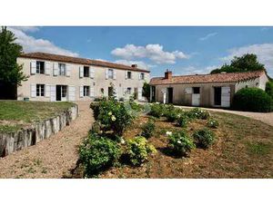 Vente Maison Piscine à Angles (85750) : à vendre Piscine / 230m² Angles