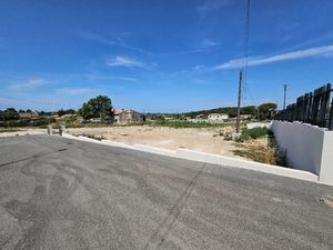 Vente terrain 640 m² à Les Pennes-Mirabeau (13170)  259 900 €