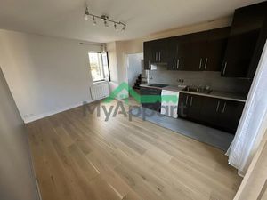 Location meublée appartement 1 pièce 28 m² à Arpajon (91290)  640 €