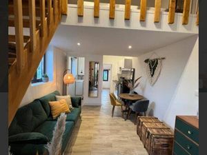 F2 + mezzanine / bail à usage d habitation à l année