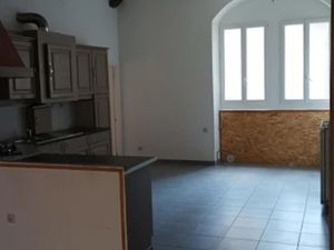 Location appartement 4 pièces 92 m² à Chambery (73000)  1 180 €
