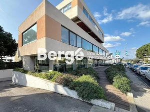 Location locaux professionnels 530 m² à Saint-Laurent-du-Var (06700)  11 000 €
