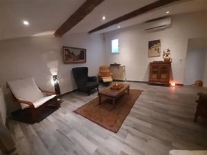 Location meublée maison 3 pièces 107 m² à Grambois (84240)  870 €