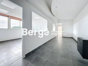 Location locaux professionnels 146 m² à Biot (06410)  1 460 €