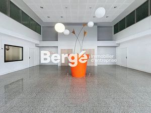 Location locaux professionnels 114 m² à Carros (06510)  1 140 €