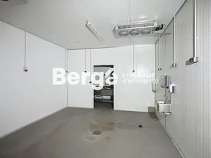 Location locaux professionnels 225 m² à Montauroux (83440)  2 250 €