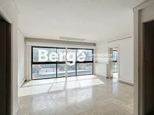 Location locaux professionnels 190 m² à Mougins (06250)  1 850 €