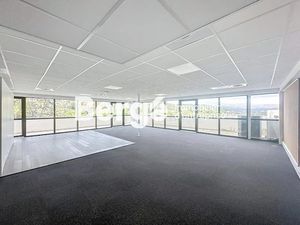 Location locaux professionnels 105 m² à Vallauris (06220)  1 138 €