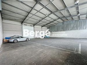 Location locaux professionnels 400 m² à La Roquette-sur-Siagne (06550)  5 000 €