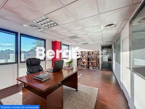 Location locaux professionnels 200 m² à Le Cannet (06110)  3 500 €