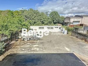 Location locaux professionnels 520 m² à Mougins (06250)  7 577 €