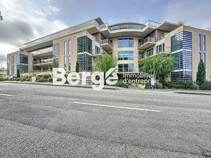 Location locaux professionnels 226 m² à Sophia antipolis (06560)  4 238 €