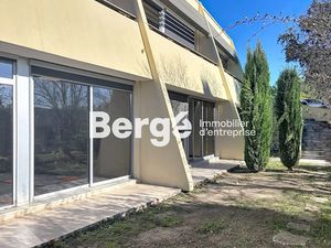 Location locaux professionnels 280 m² à Valbonne (06560)  3 733 €