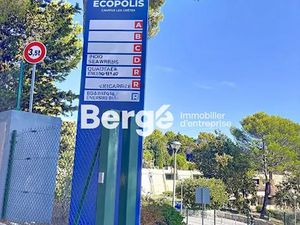 Location locaux professionnels 319 m² à Valbonne (06560)  3 190 €