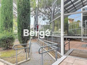 Location locaux professionnels 520 m² à Valbonne (06560)  6 218 €