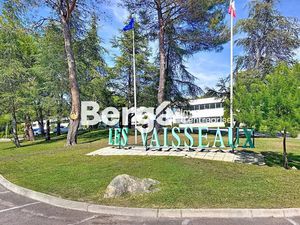 Location locaux professionnels 719 m² à Sophia antipolis (06560)  10 782 €