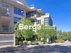 Location locaux professionnels 226 m² à Biot (06410)  4 237 €