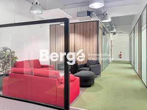 Location locaux professionnels 273 m² à Valbonne (06560)  3 981 €