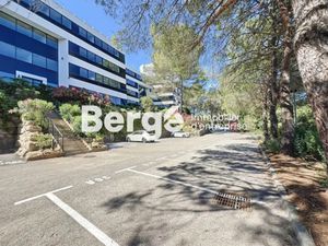 Location locaux professionnels 746 m² à Sophia antipolis (06560)  10 883 €