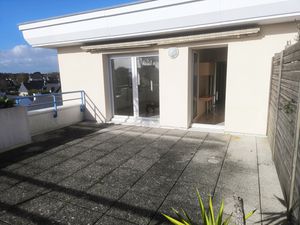 Ploemeur Bourg  Appartement T 3 avec grande terrasse et box