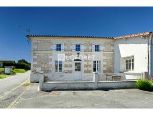 À vendre  charmante maison charentaise à FLOIRAC (17120)  3 pièces et 75 m² - Réf 3677