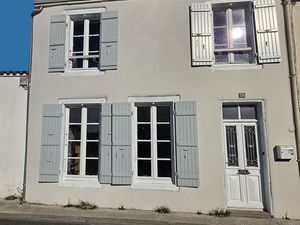 Maison charme 125 m² MARANS - bord canal