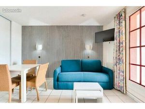 1. Studio de 23m2 avec Loggia vue Lac - location a l'année- libre