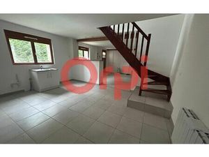 Location maison  m² T-5 à Suzanne  790 €