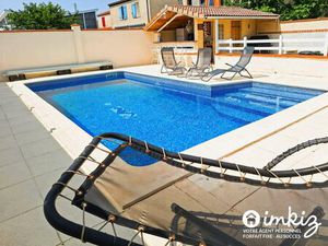 Maison avec sous-sol complet  piscine et jardin