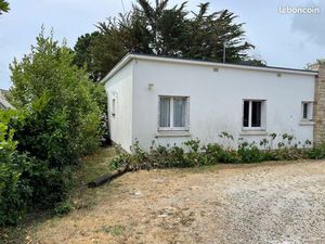 Grand terrain de 1381 m2 avec Maison de 176 m2