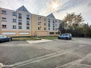 Parking/box 15 m² MONTARGIS