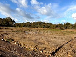 en vente Terrain constructible 3 51 ares – 58 370 € |Saint-Urbain