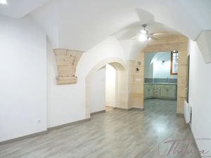 Vente maison 6 pièces 130 m² à Saint-Gilles (30800)  155 000 €
