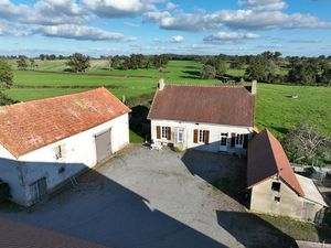 Vente maison 5 pièces 94 m² à Cesset (03500)  162 000 €