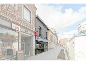 Handelspand met woonst op topligging in het centrum van Lauwe