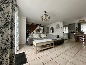 Maison de 107 m² à Reau