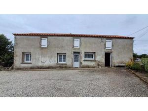 Ensemble immobilier : Maison + grange + 5 hangars + 2 terrains constructibles + dépendance