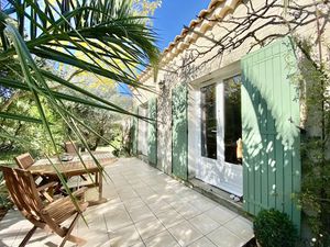 Vente maison 4 pièces 77 m² à Sainte-Cécile-les-Vignes (84290)  276 000 €