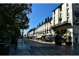 Location bureau 266 m² à Tours (37000)