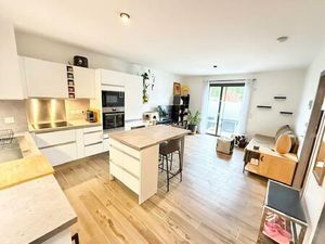 Exclu  Divonne les Bains 01220 - magnifique T2 avec terrasse et jardin + garage